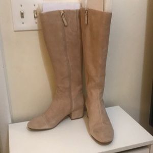 NINE WEST - Round toe suede boots